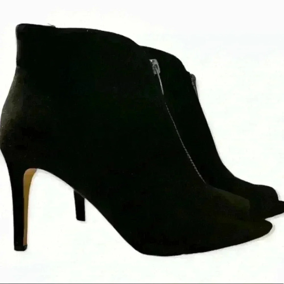 NWT! Black Marc Fisher High Heel Booties w/Zipper - Picture 1 of 3